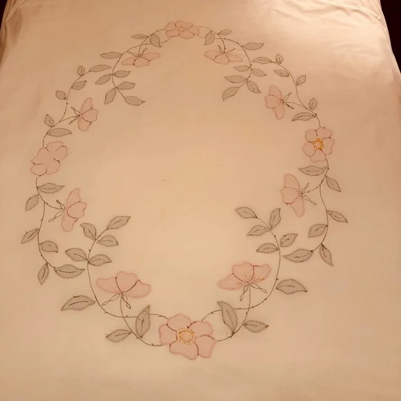 Vintage twin/full coverlet with sham.Hand embroidered. Bedding